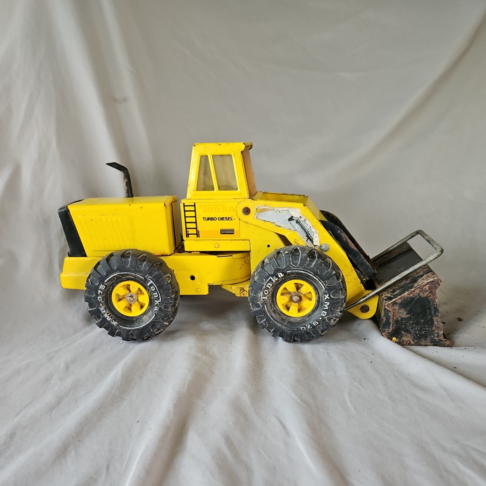 Vintage TONKA LOADER MIGHTY TURBO-DIESEL XMB-975 FRONT END BUCKET Rare Trl7