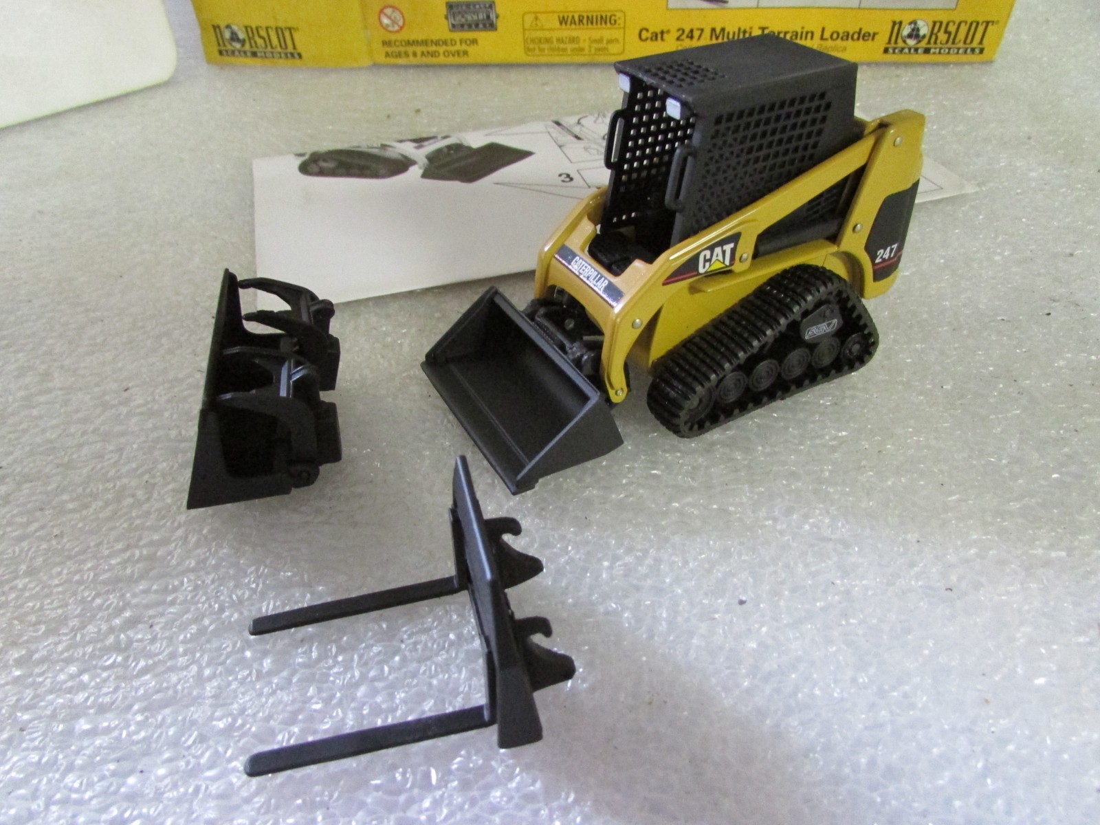 Norscot CAT 247 Multi Terrain Loader-Skid Steer 1:32 Scale Model 55102
