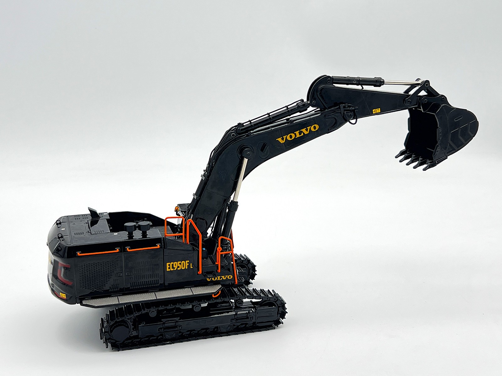 Volvo EC950F excavator black WSI truck models construction vehicle 1:50 scale