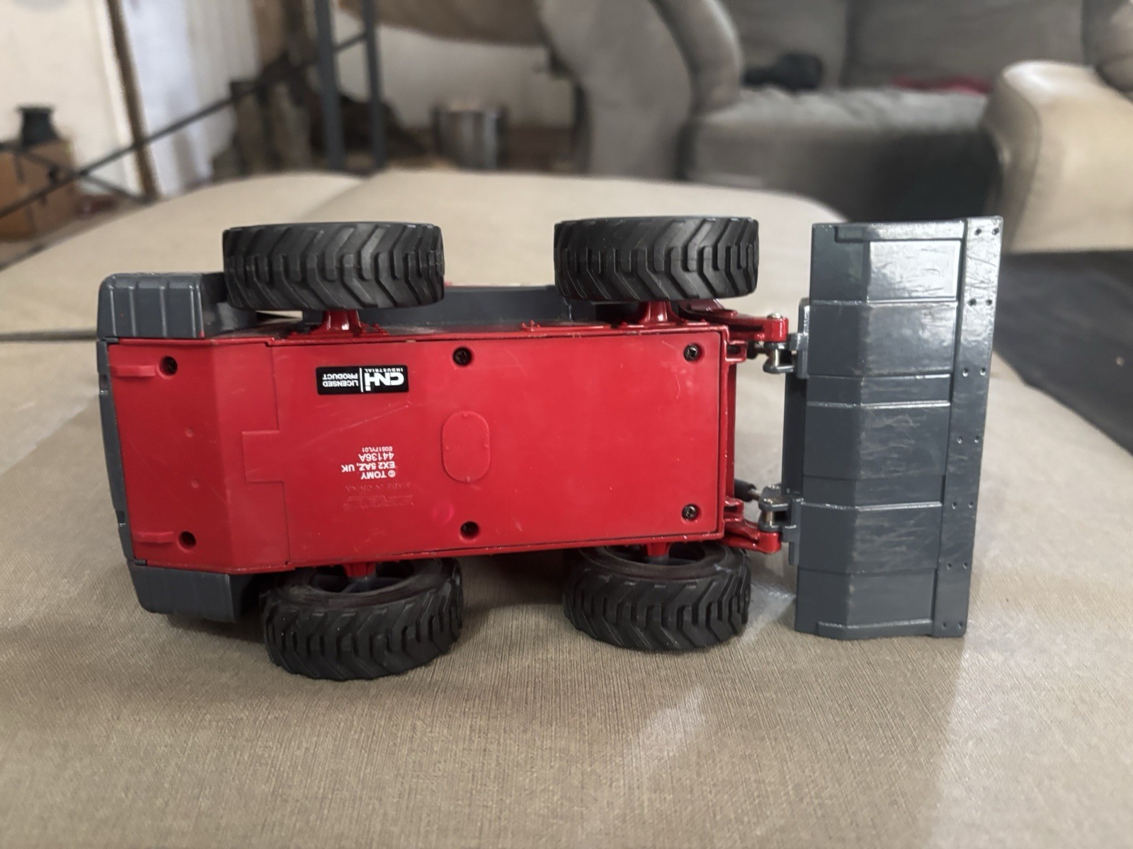 CASE SV340 1/16 Skid Steer Loader Red Gray Black Plastic Model