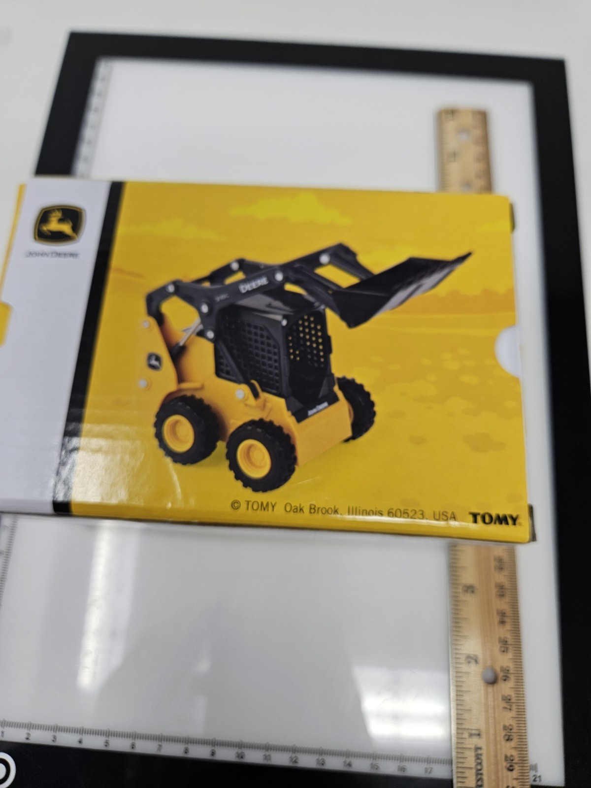 TOMY John Deere 1:32 Scale Model 318G Skid Steer Loader