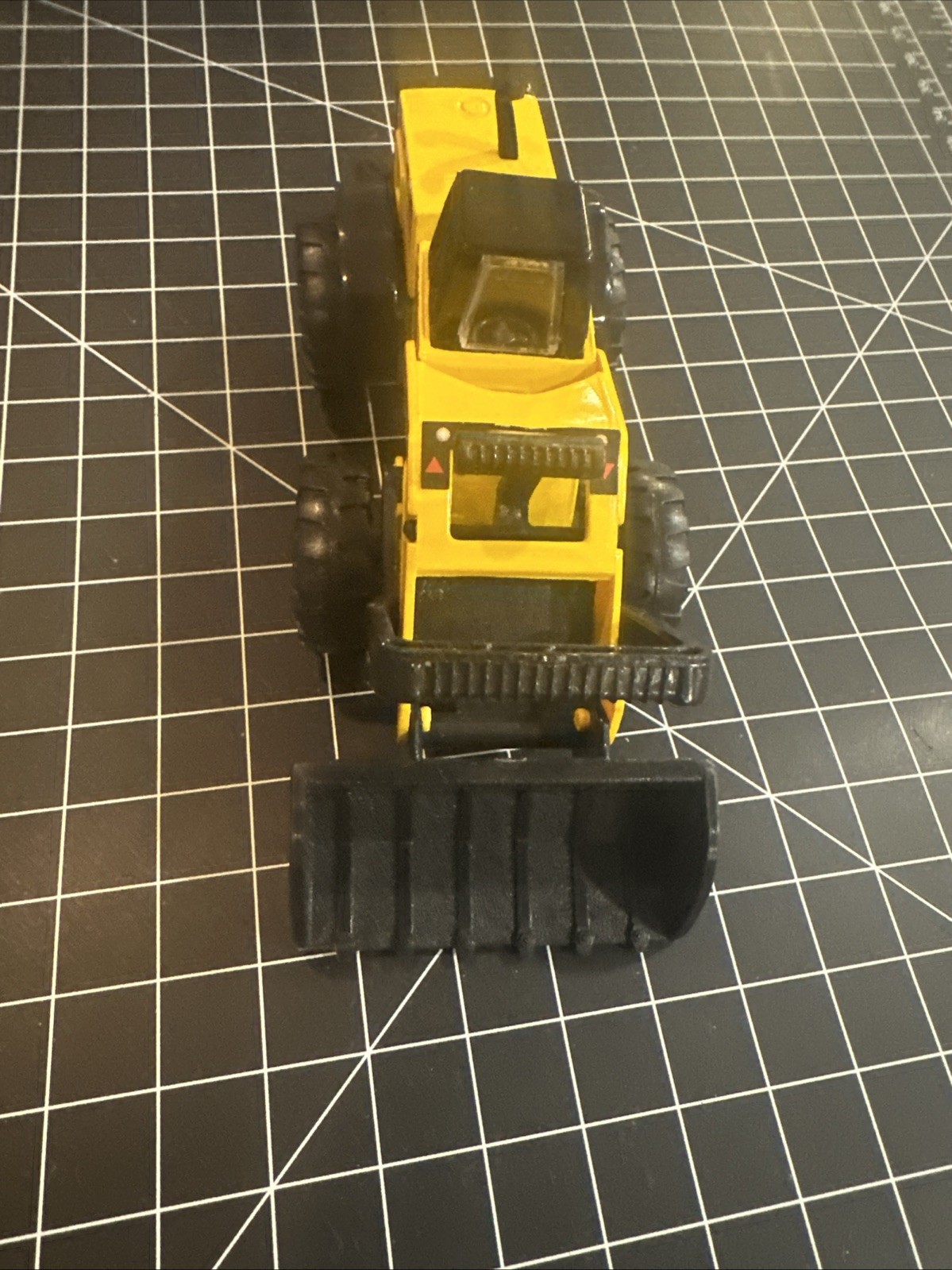 MIGHTY TONKA 728 FRONT LOADER MAISTO HASBRO 1998 PLASTIC DIE CAST MANUAL LOOSE.