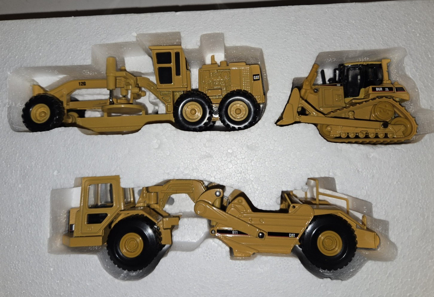 1/64 Norscot CAT Construction Gift Set 12G Grader, D6R, 611 Scraper 55114
