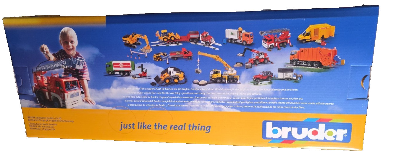 Bruder Jeep Wrangler Rubicon Wagon Firefighter Vehicle w/ Acss. & Light 1:16 NIB