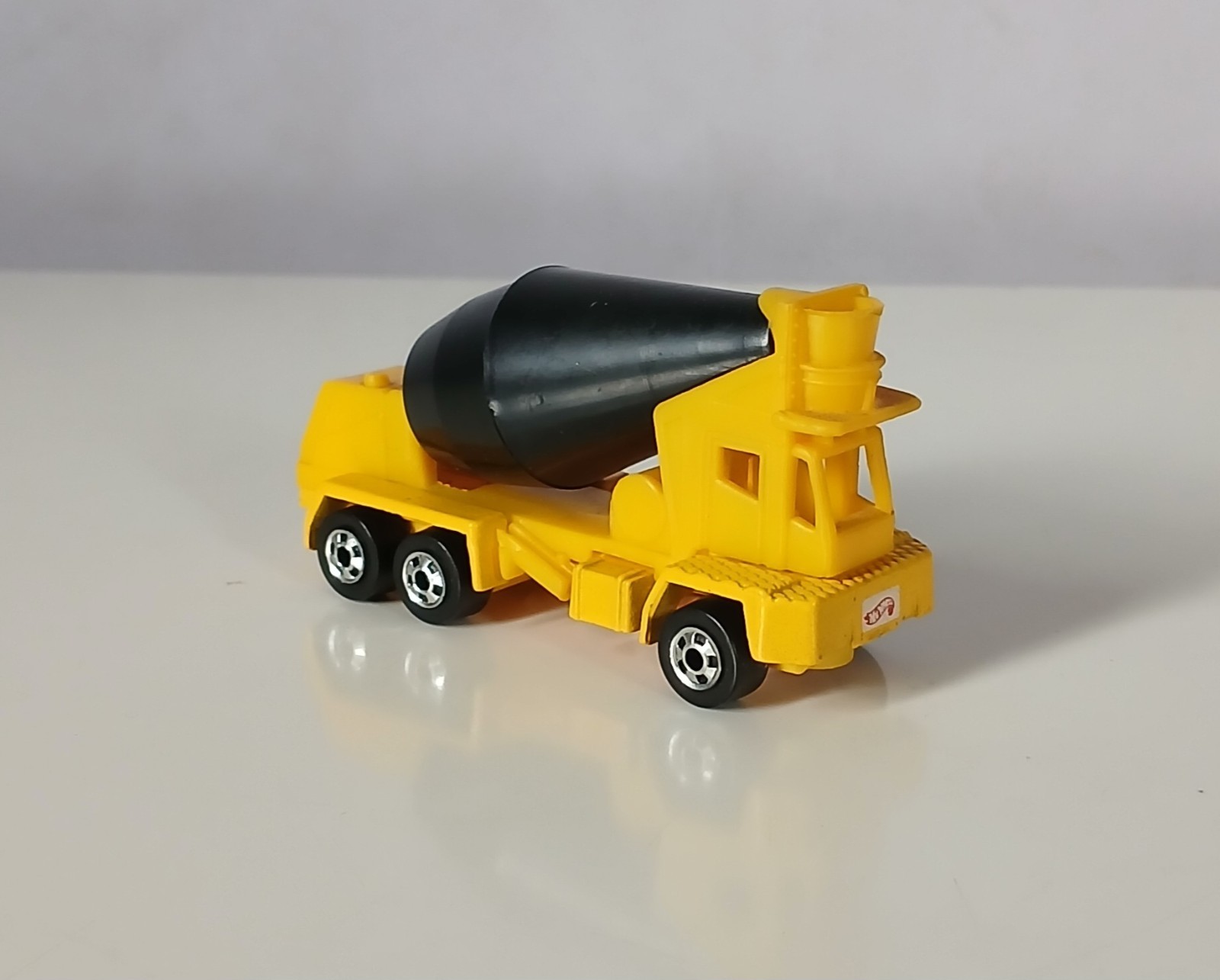 Hot Wheels Oshkosh Cement Mixer