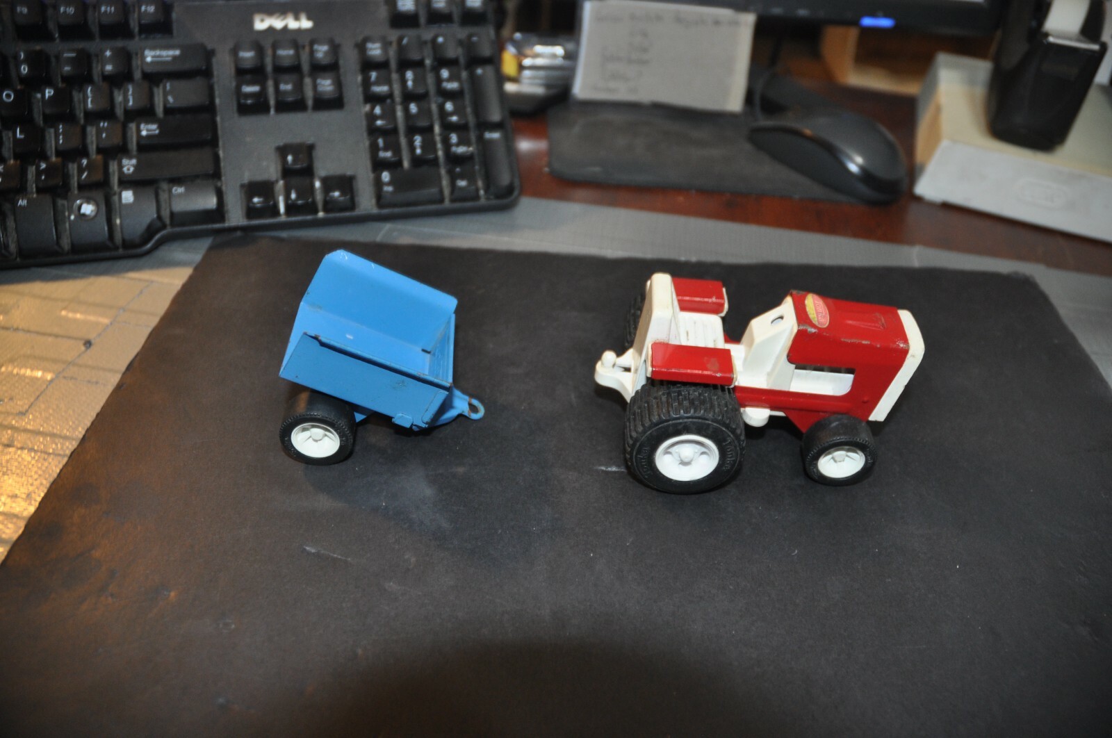 TONKA Mini LAWN TRACTOR & ATTACHED blue TRAILER/WAGON RED AND WHITE