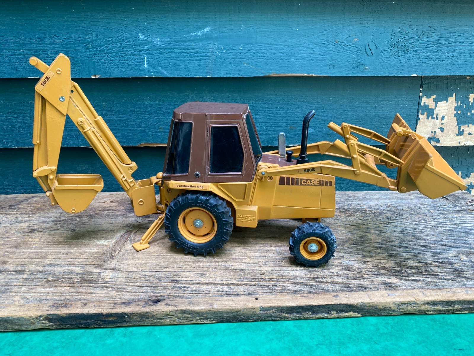 Vintage Case Metal Construction King Toy 580E ERTL Backhoe/front Loader USA