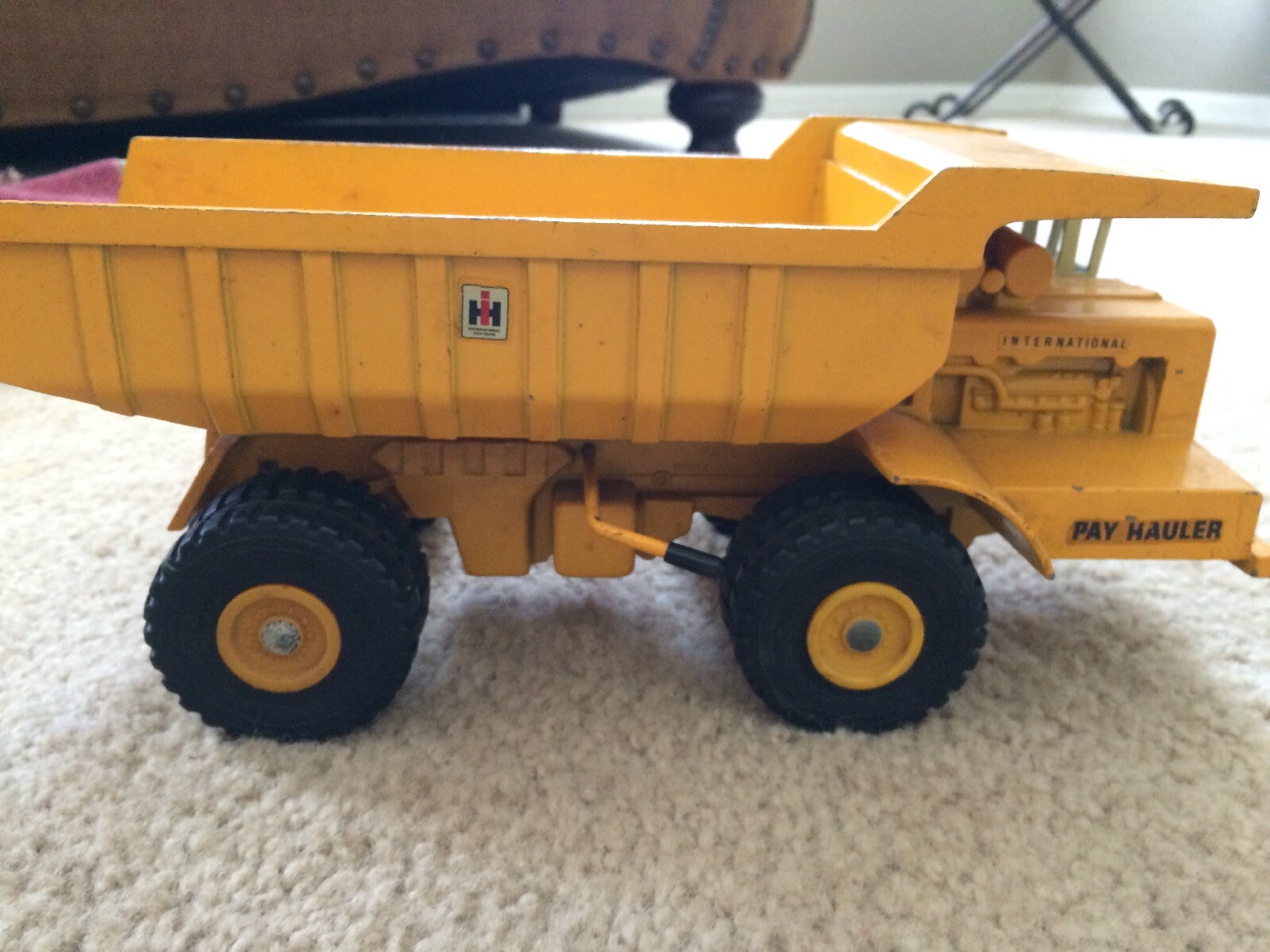 VINTAGE ERTL-IH-PAYHAULER-BLUEPRINT-HYDRAULIC DUMP TRUCK INTERNATIONAL-# 425