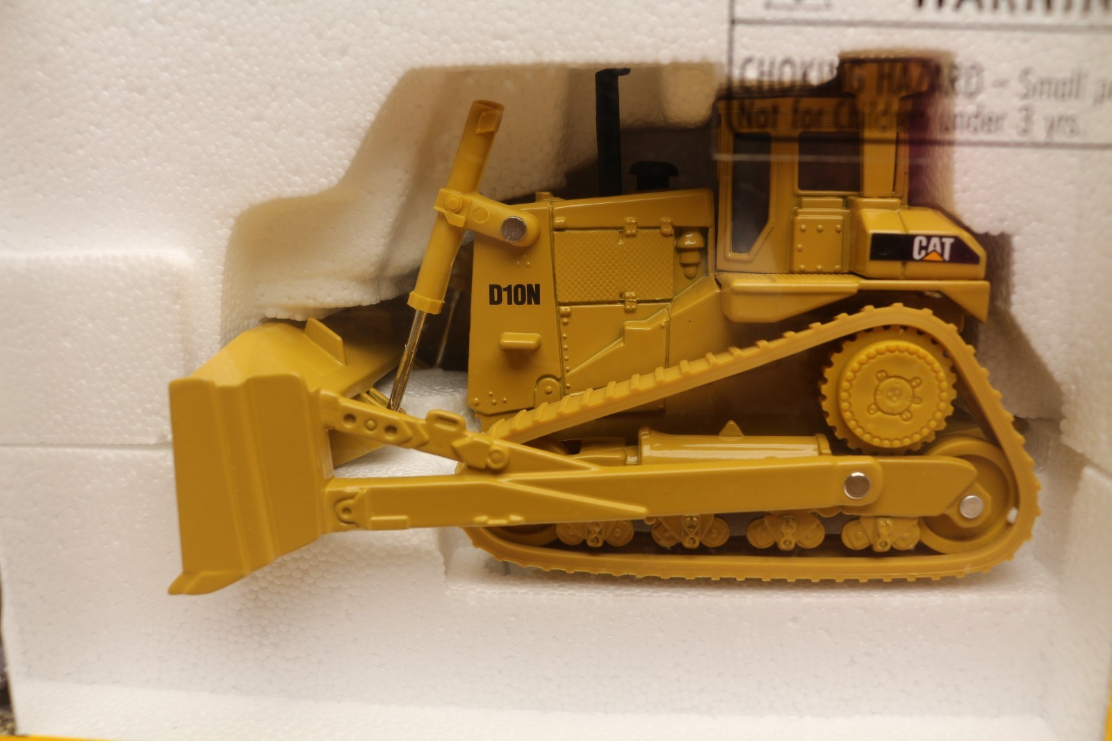 CATERPILLAR Norscot D10N Track-Type Tractor Model # 55701 1:50 Scale Die Cast