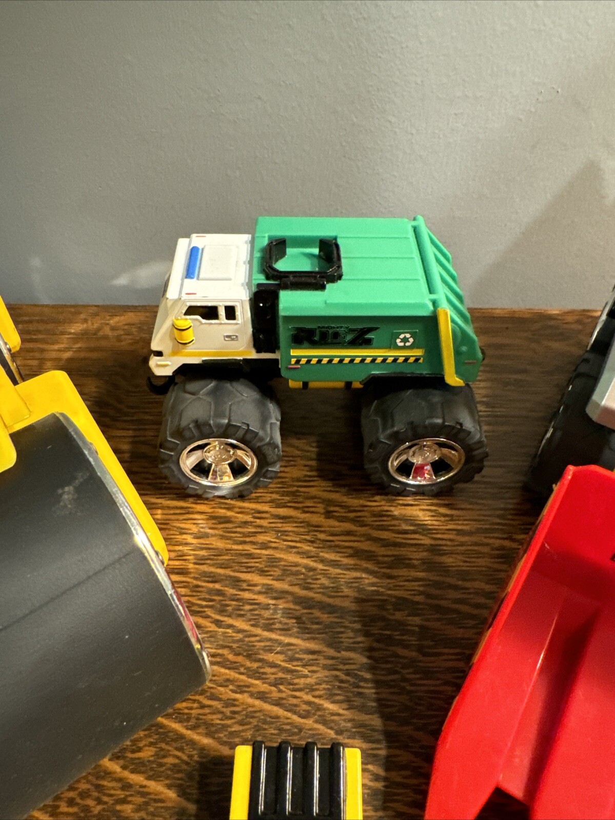 Mighty Rigz Plastic Construction Toy Vehicles And Accessory Lot Of 4