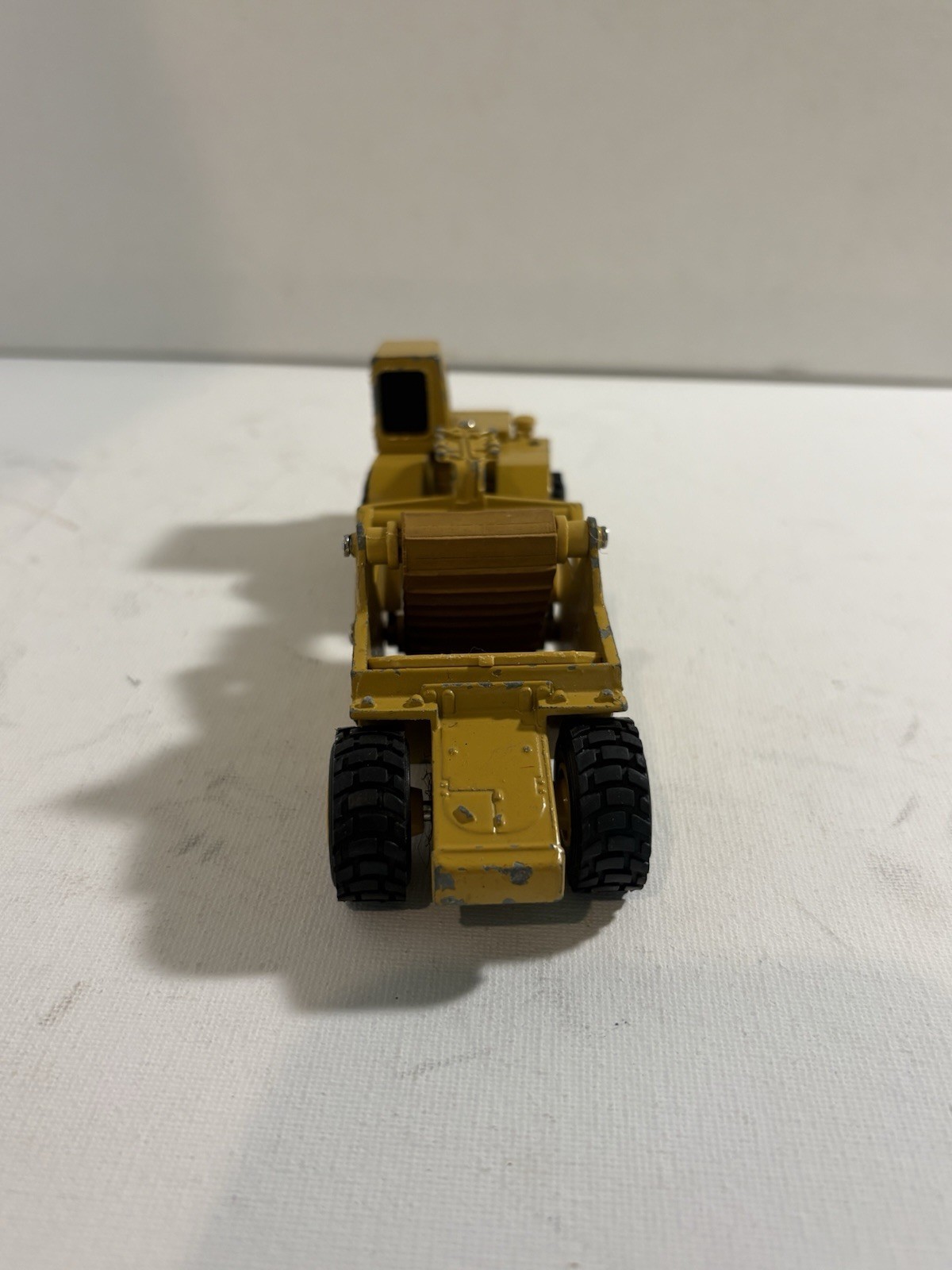 ERTL Caterpillar 613C Diecast Wheel Tractor Scraper Construction Truck
