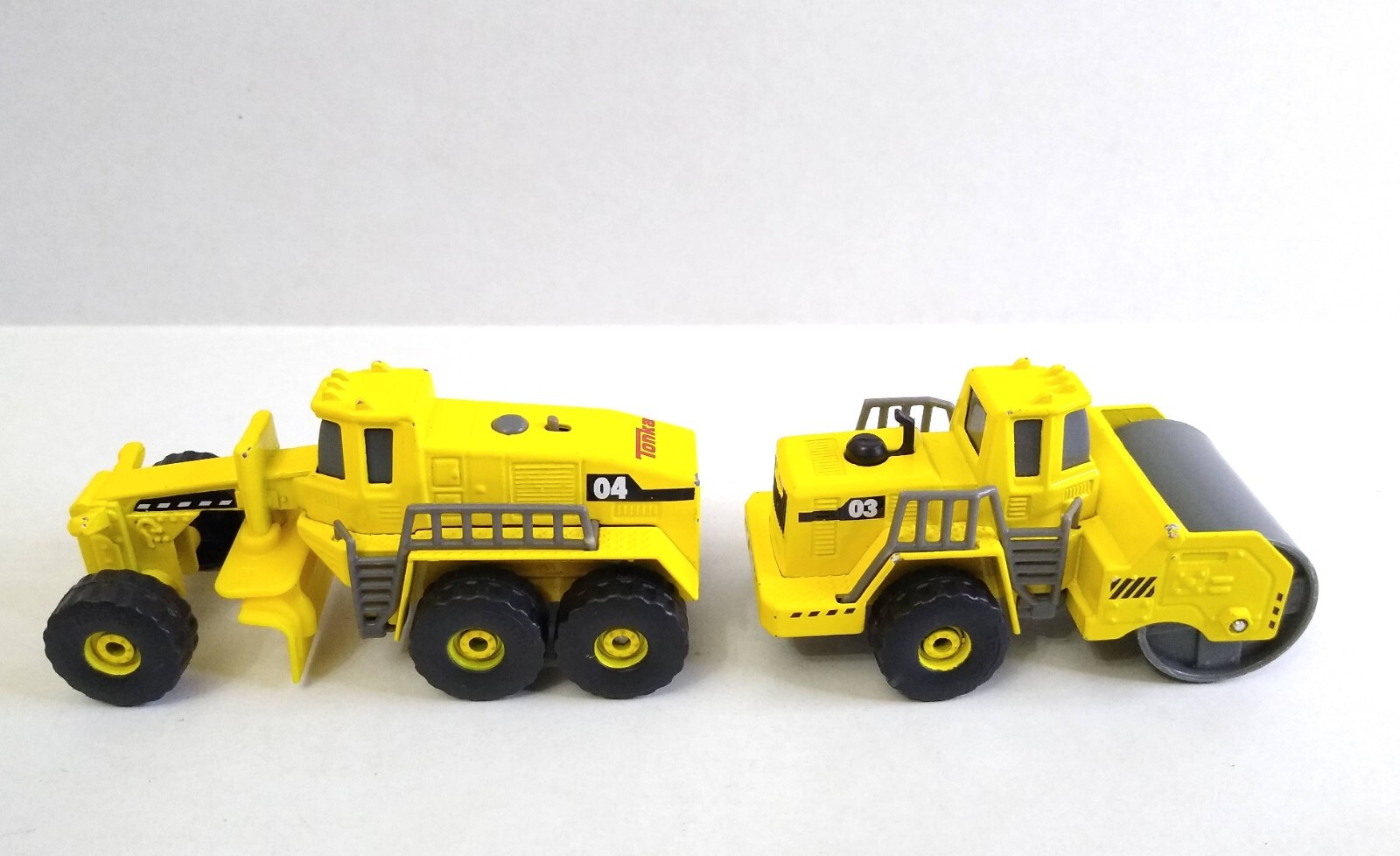 Lot of 2 2016 Hasbro Tonka Diecast Construction Road Grader and Pavement Roller