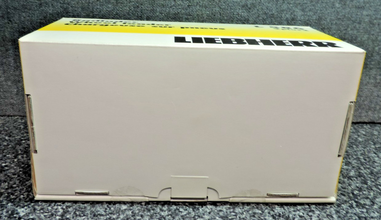 NZG Liebherr Wheel Loader L 586 Diecast Scale New In Box 1:50 Construction