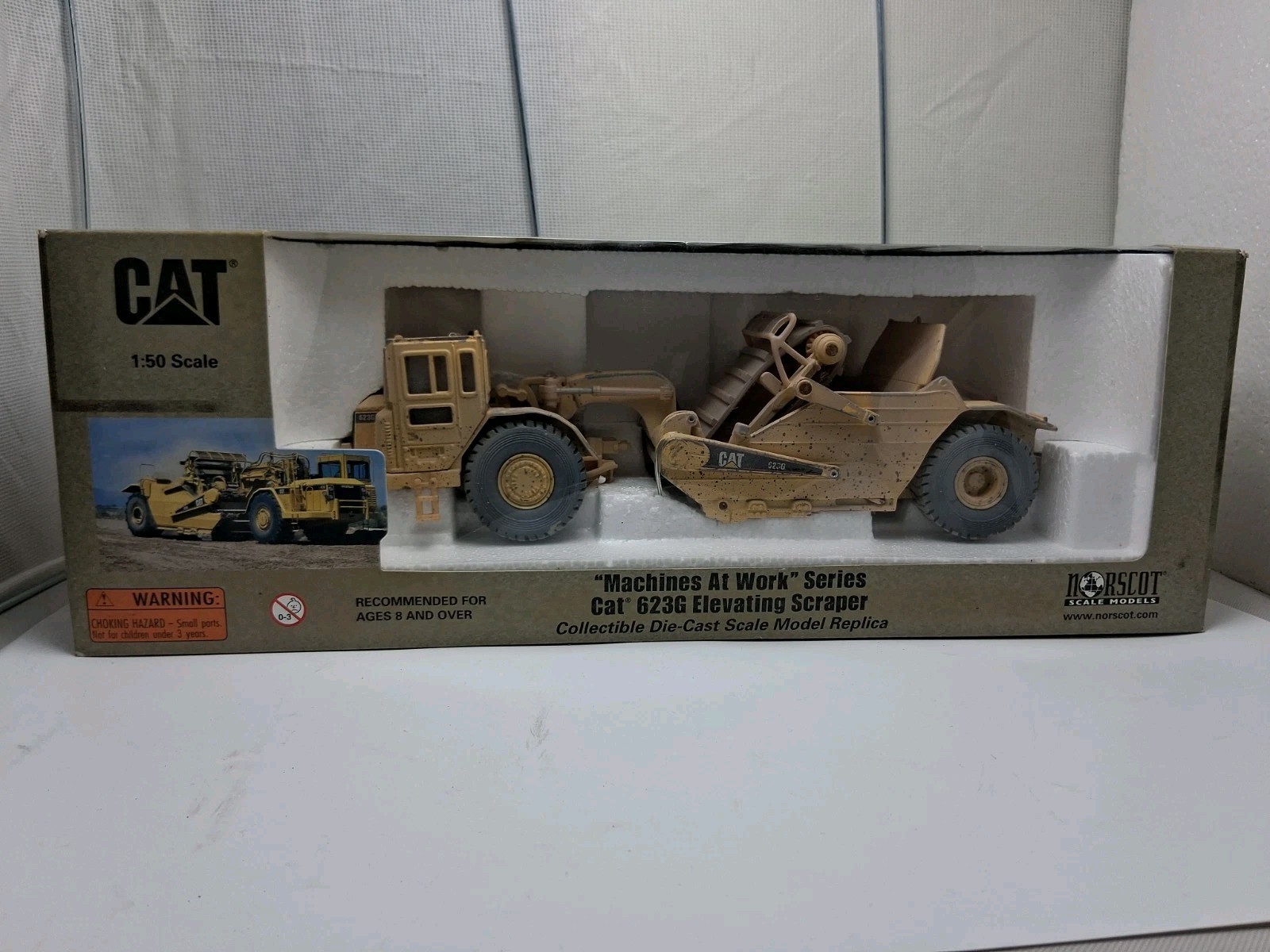 Norscot 55182 CAT 623G Elevating Scraper 1:50 Machines At Work Series Sealed