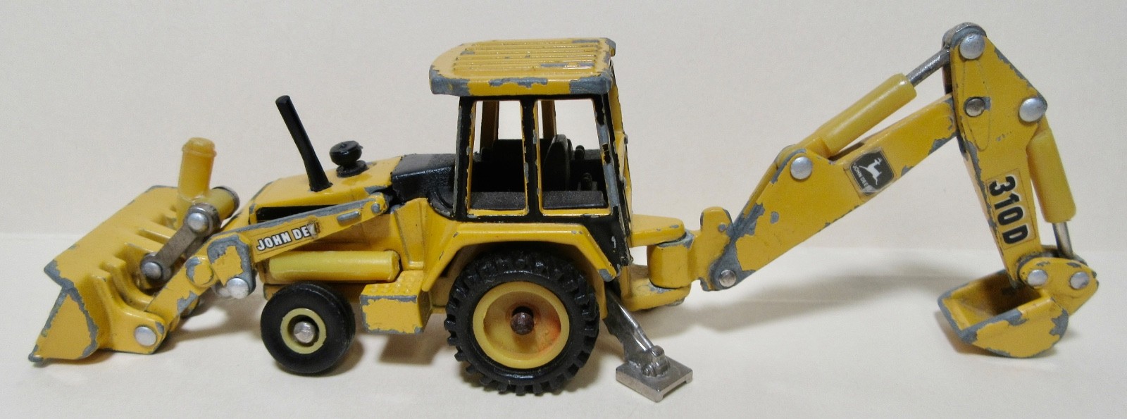 John Deere 310D Backhoe Loader For Parts Or Restoration 1/64 scale