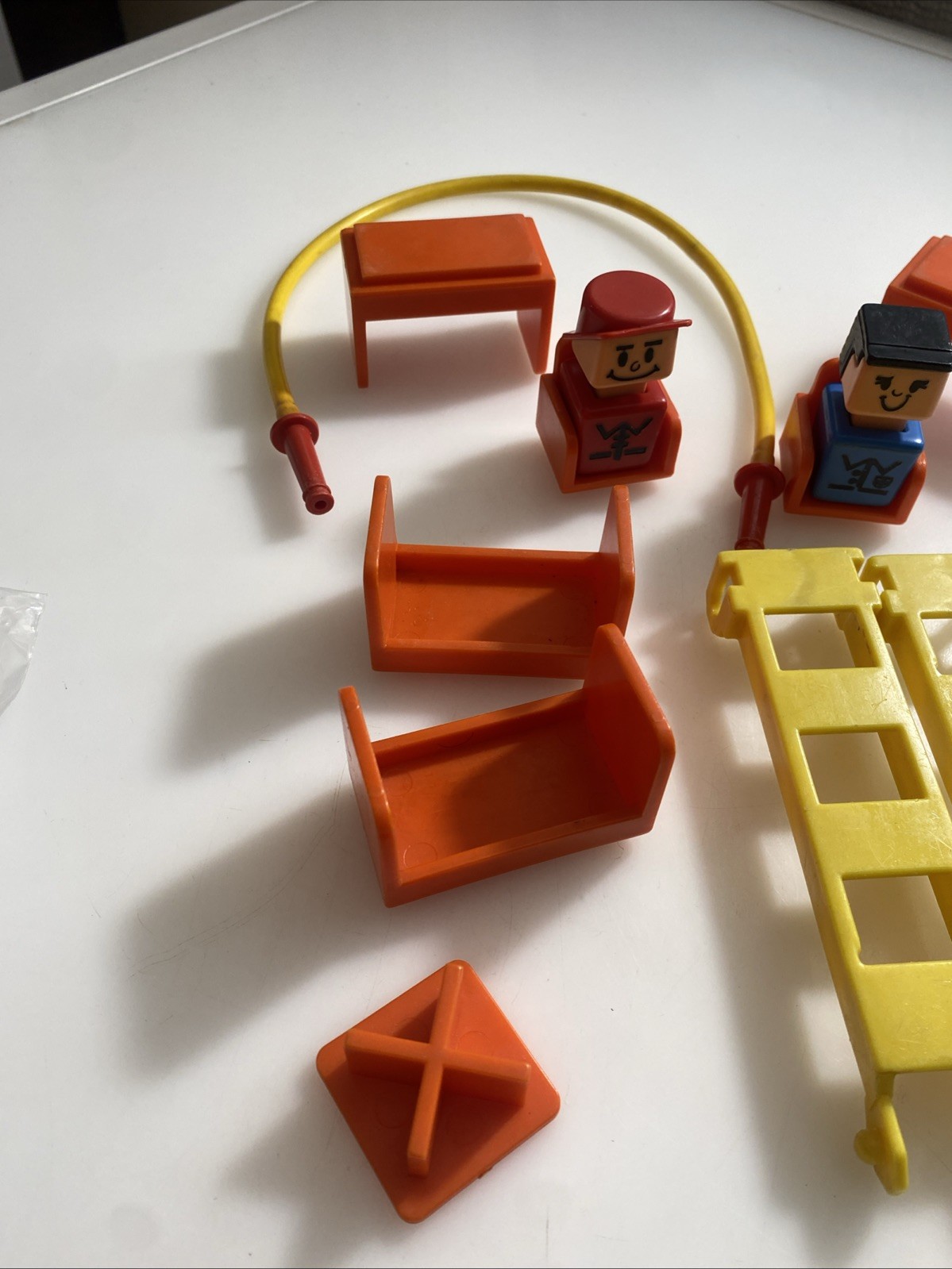 VTG Fisher Price 1973 Playskool Rescue Center Accessories ONLY NO BLDG 470 zad