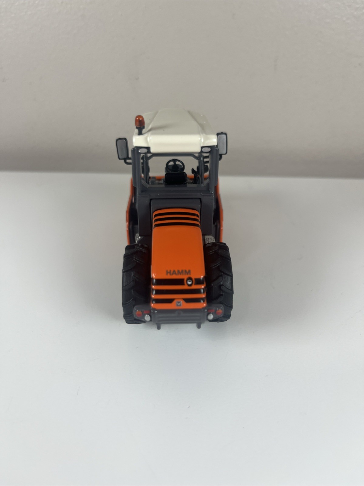 Hamm H7i Padded Roller Compactor with Cab – NZG 1:50 Scale Model C30