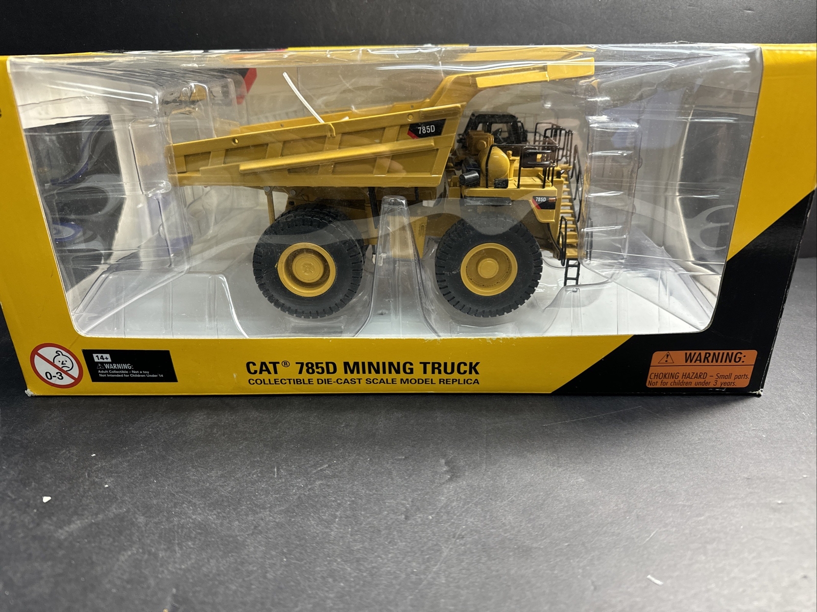 NORSCOT 55216 CATERPILLAR CAT 785D MINING TRUCK 1:50 T126