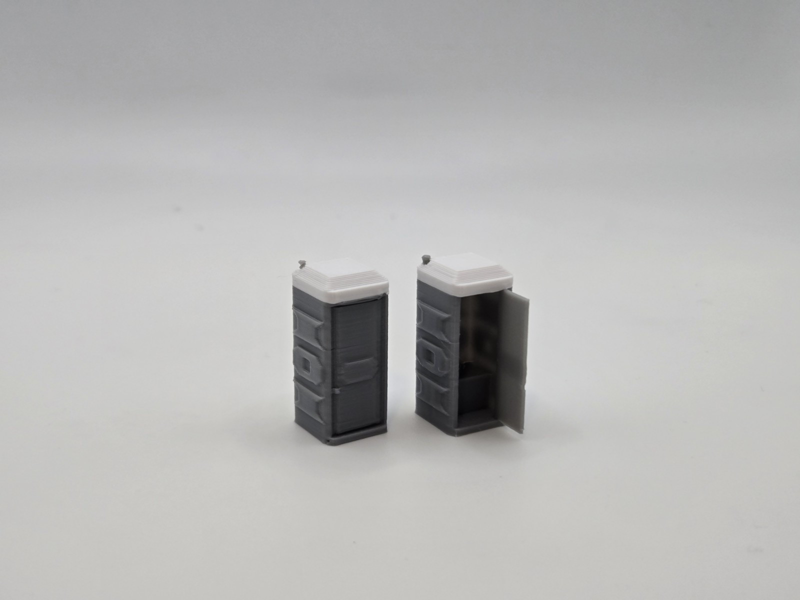*2 pack* 1/87 Scale Porta-Potty Diorama Accessory Gray with White Top