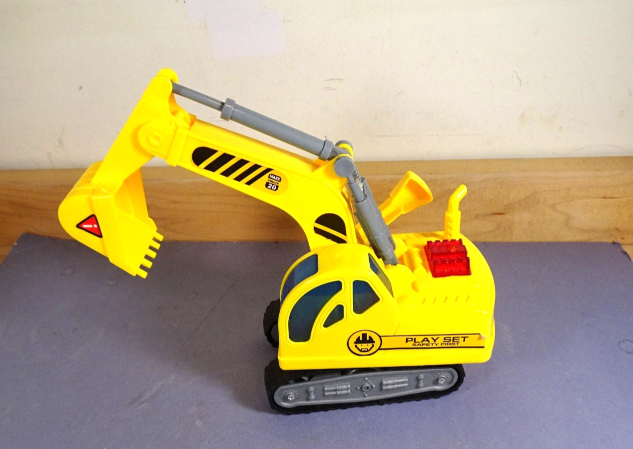 Maxx Power Digger Excavator TOY TRUCK Play Set w/Continuous Track Treads