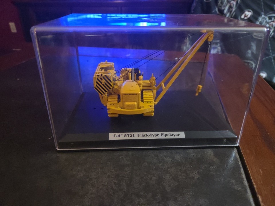 Vintage CATERPILLAR CAT 572C TRACK-TYPE PIPELAYER Diecast Metal Toy 1:50 NEW