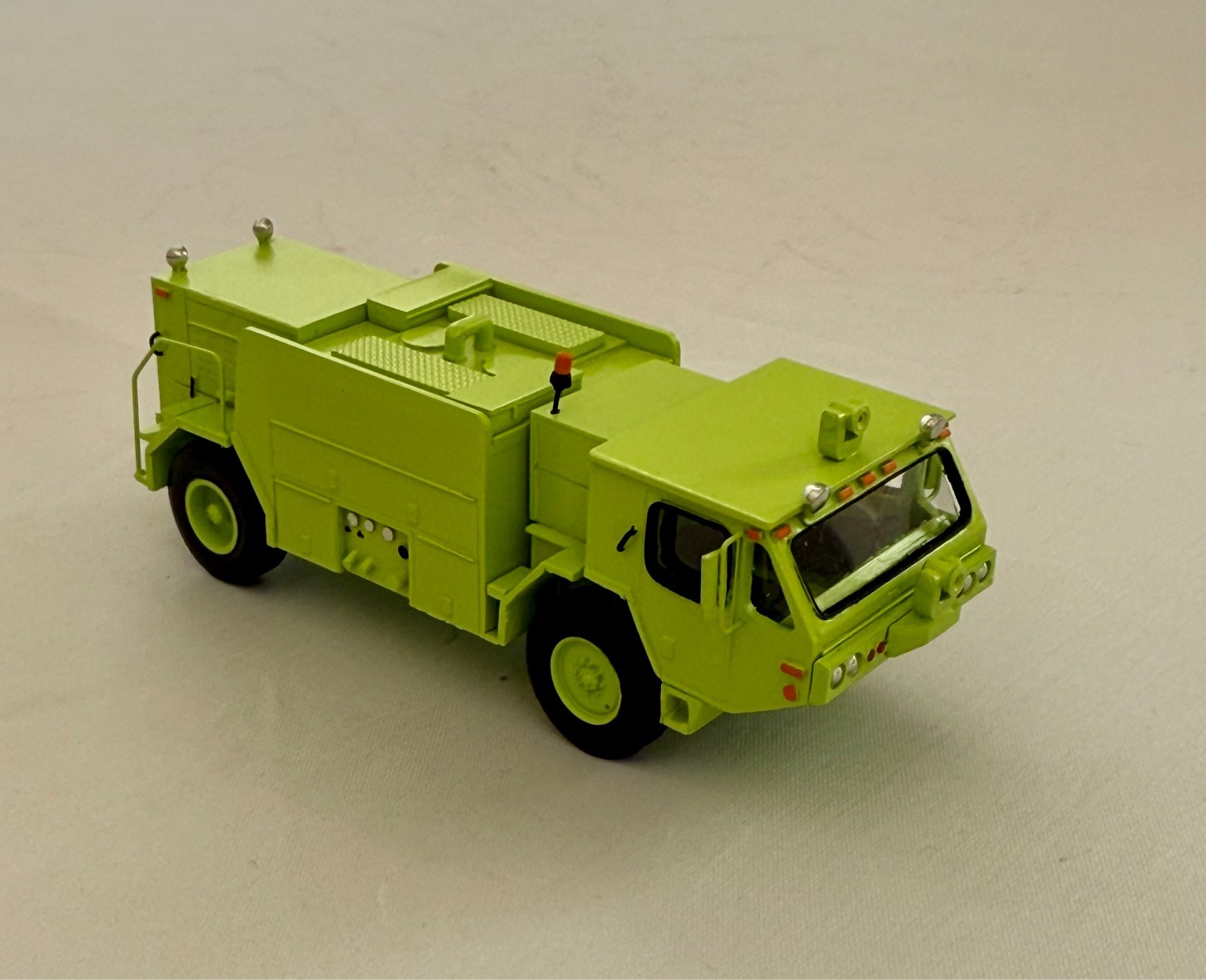 HO 1/87 Oshkosh P19 – Aircraft Rescue Firefighting – Ready Made Resin Model