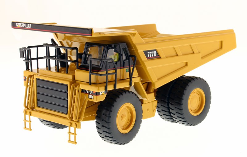 DIECAST MASTERS – CATERPILLAR 777D Driver Dumper – 1/50 – DCM85104