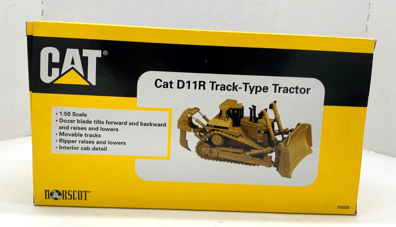 1999 Norscot Cat D11R Track-Type Tractor Die-Cast 1/50 Scale