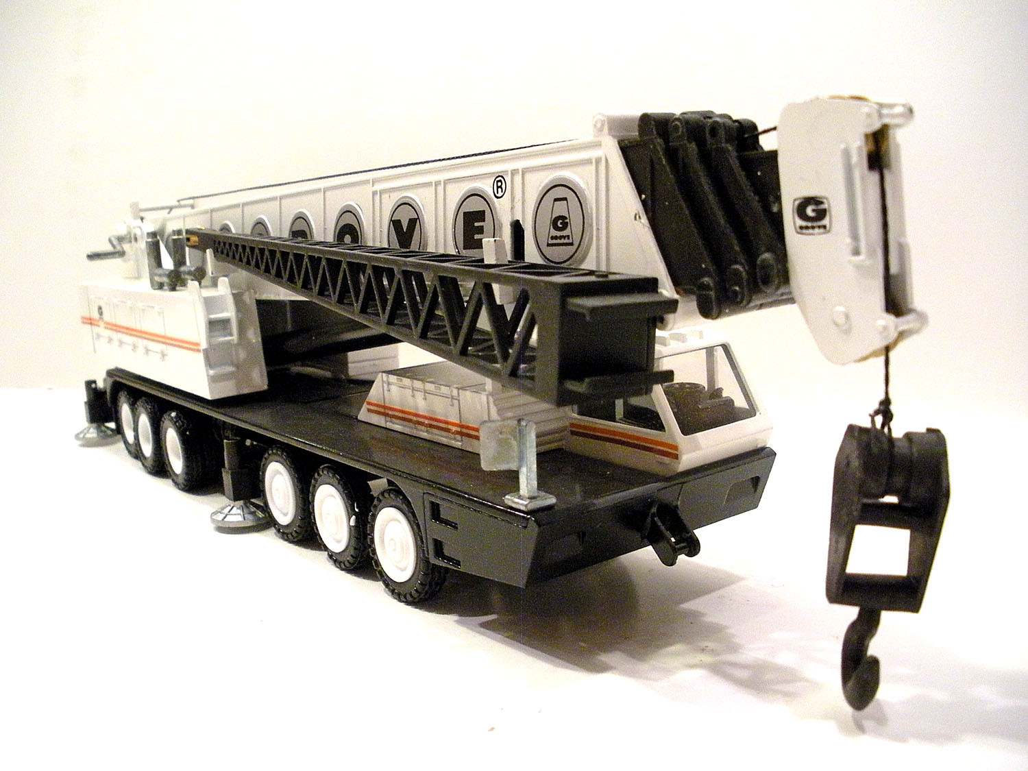 NZG 152W Grove TM1500 Mobile Crane – White 1/55 Die-cast MIB