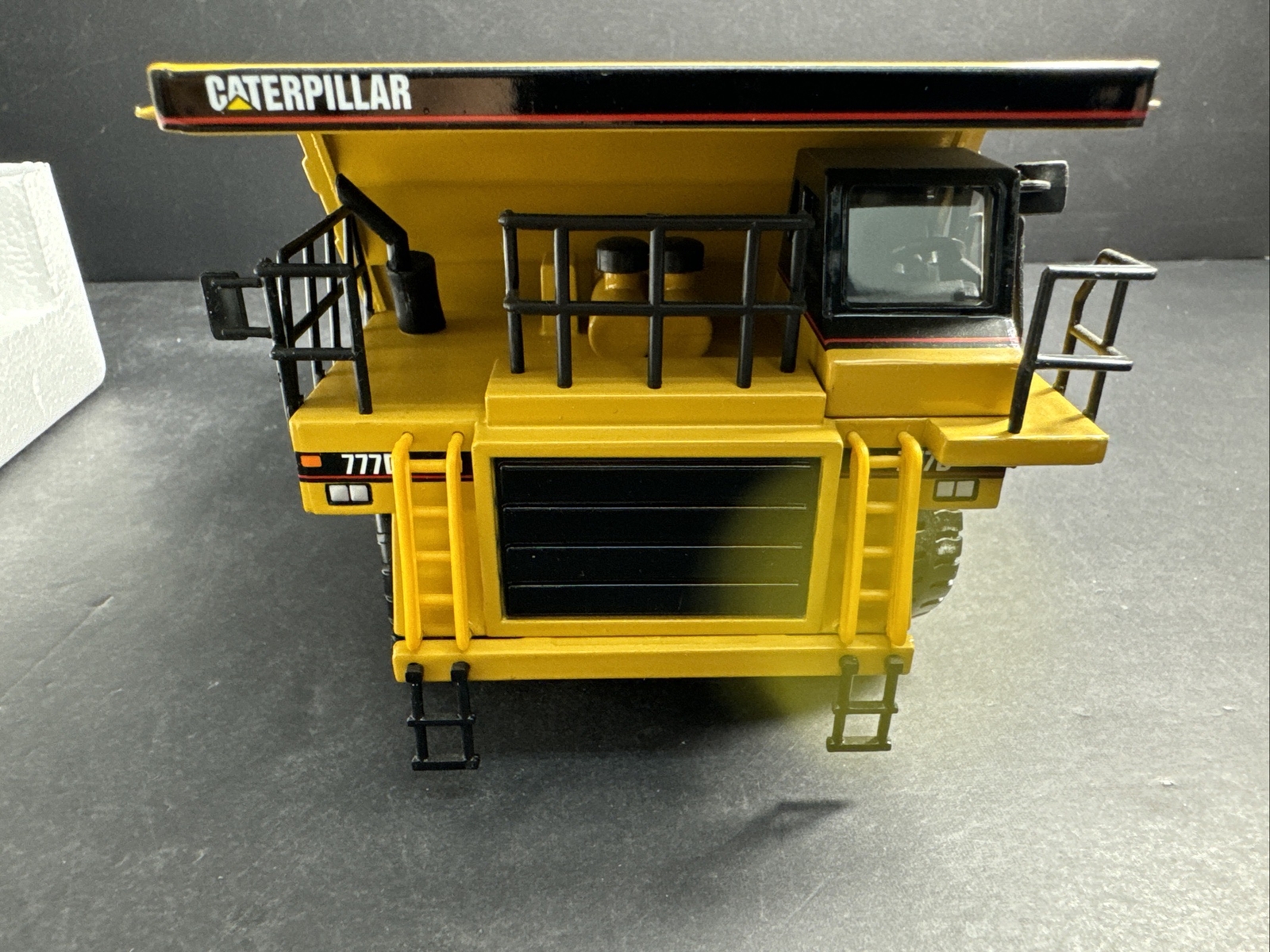CAT CATERPILLAR 777D OFF-HIGHWAY TRUCK 1:50 SCALE MODEL – NORSCOT 55104 T121