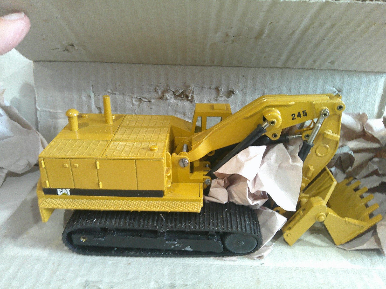 NZG CAT 425 Hydraulic Excavator #160 1/50 Scale Very Good Good+ Box