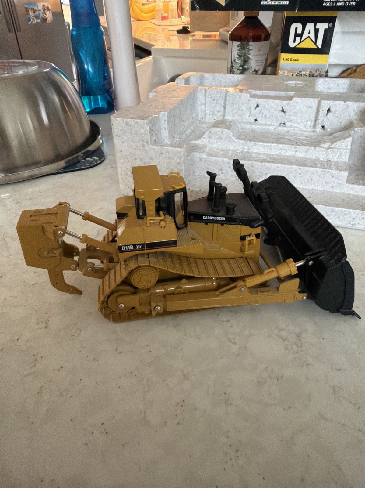 Norscot 1:50 Cat D11R Carrydozer Track-Type Tractor Metal Tracks