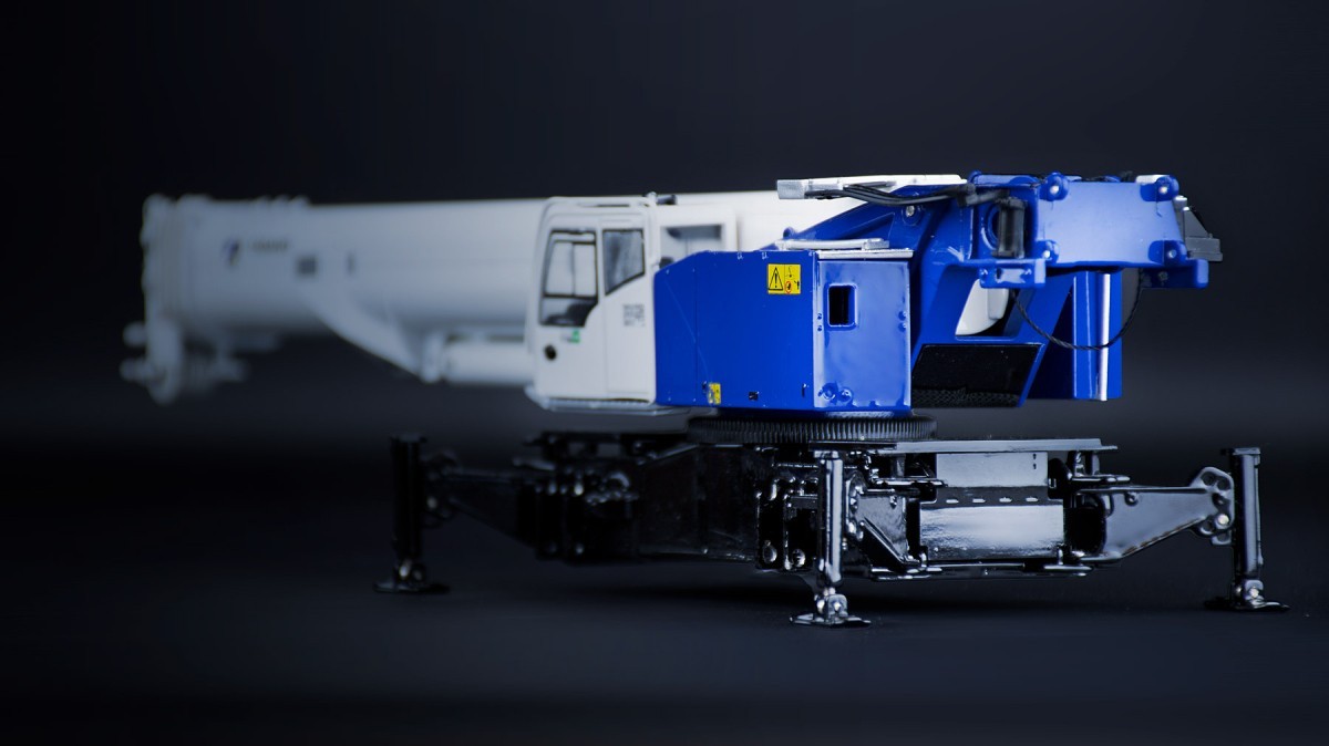 Tadano GTC-1800EX/GTC-2000 Crawler Crane – IMC 1:50 Scale Model #80-1025 New