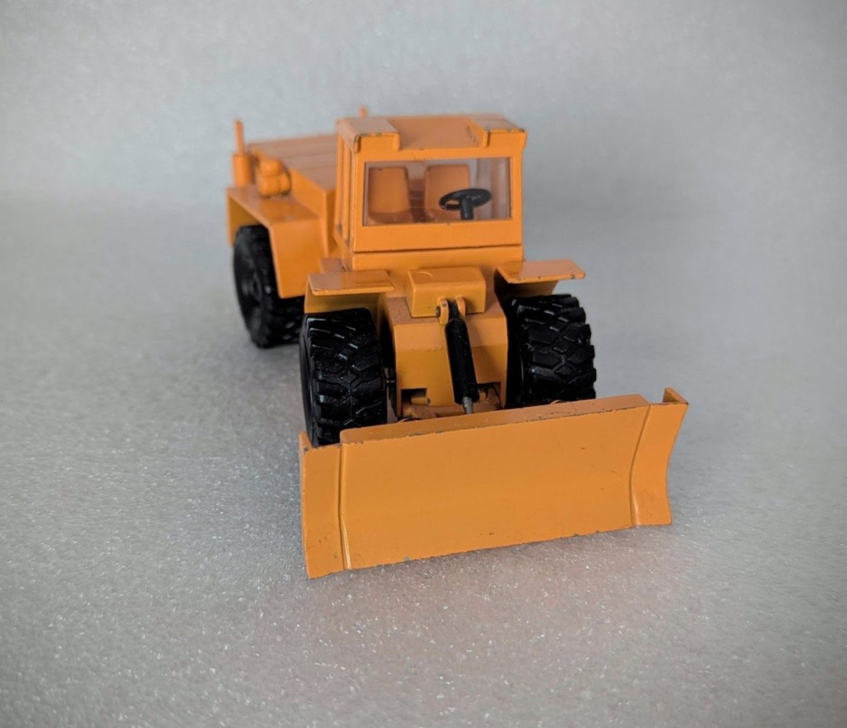 NZG 1/50 Nr.197 Zettelmeyer ZD 3000 Bulldozer Diecast