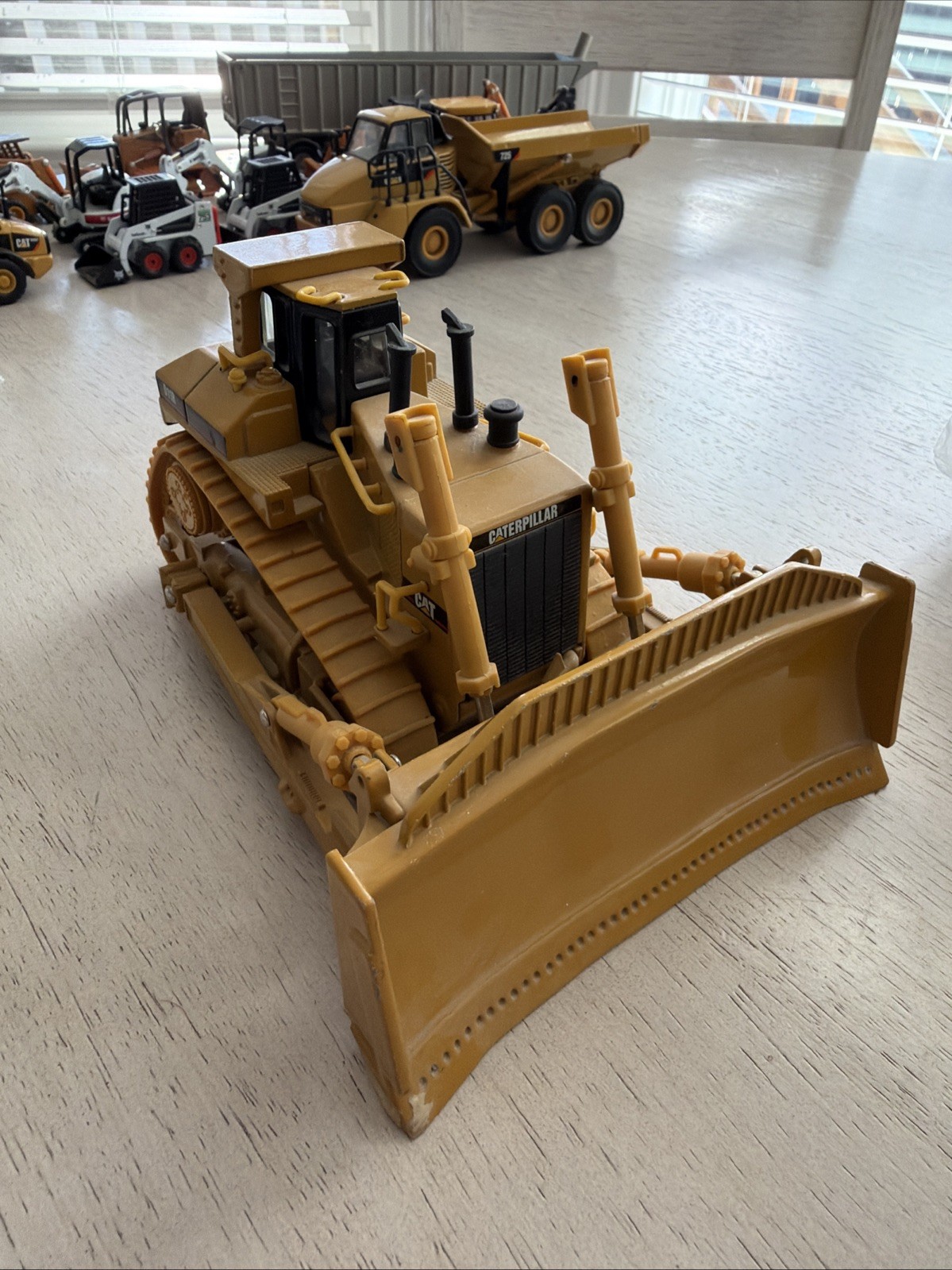 1:50 Cat D11r No Ripper – Norscot