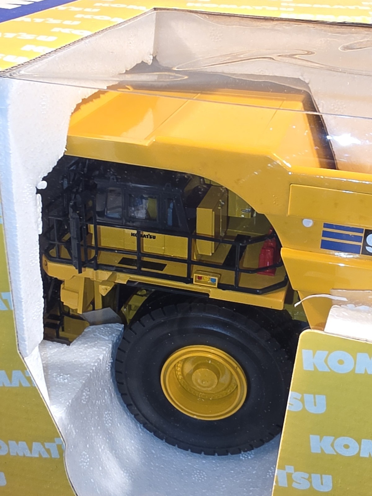 NEW MINT IN BOX! First Gear Komatsu 960E Mining Dump Truck 1:50 Scale YELLOW