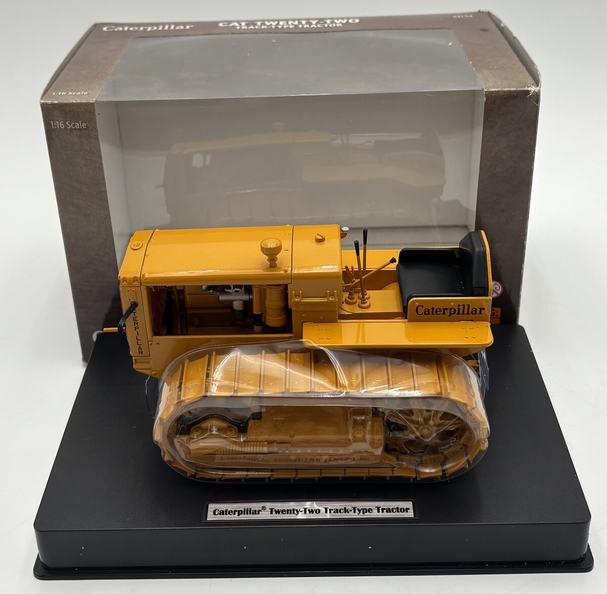 Norscot 55154 1:16 Sacle Die-Cast CAT 22 Track-Type Tractor LN/Box