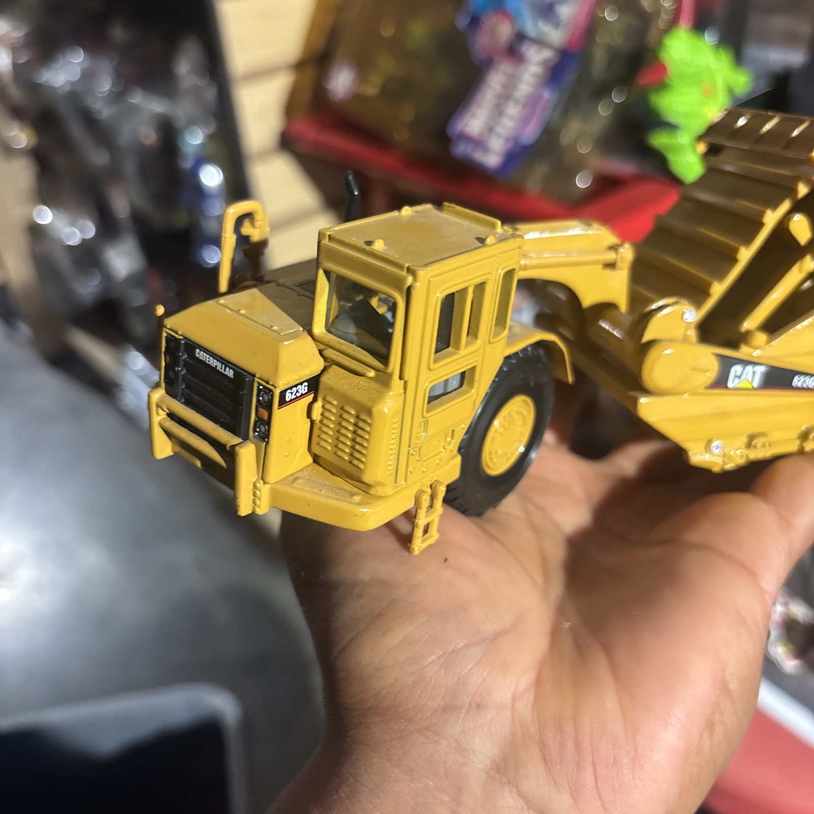 Yellow 2004 Norscot 1:50 Caterpillar CAT 623G Elevating Scraper ~~Shelved ONLY~~
