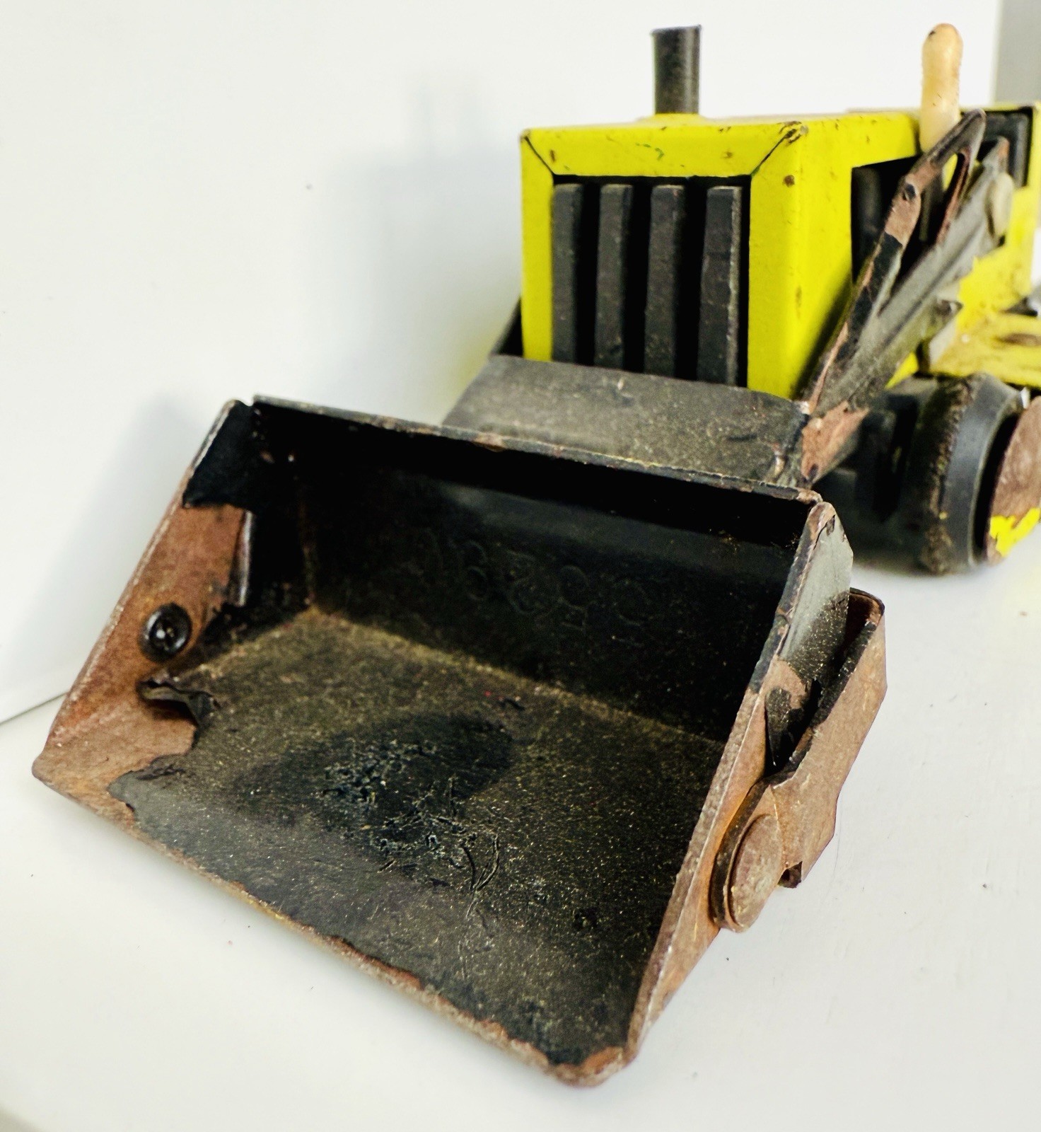 Vintage Tonka 1974/75 Lime Green T-6 Bucket Loader Backhoe Bulldozer Toy