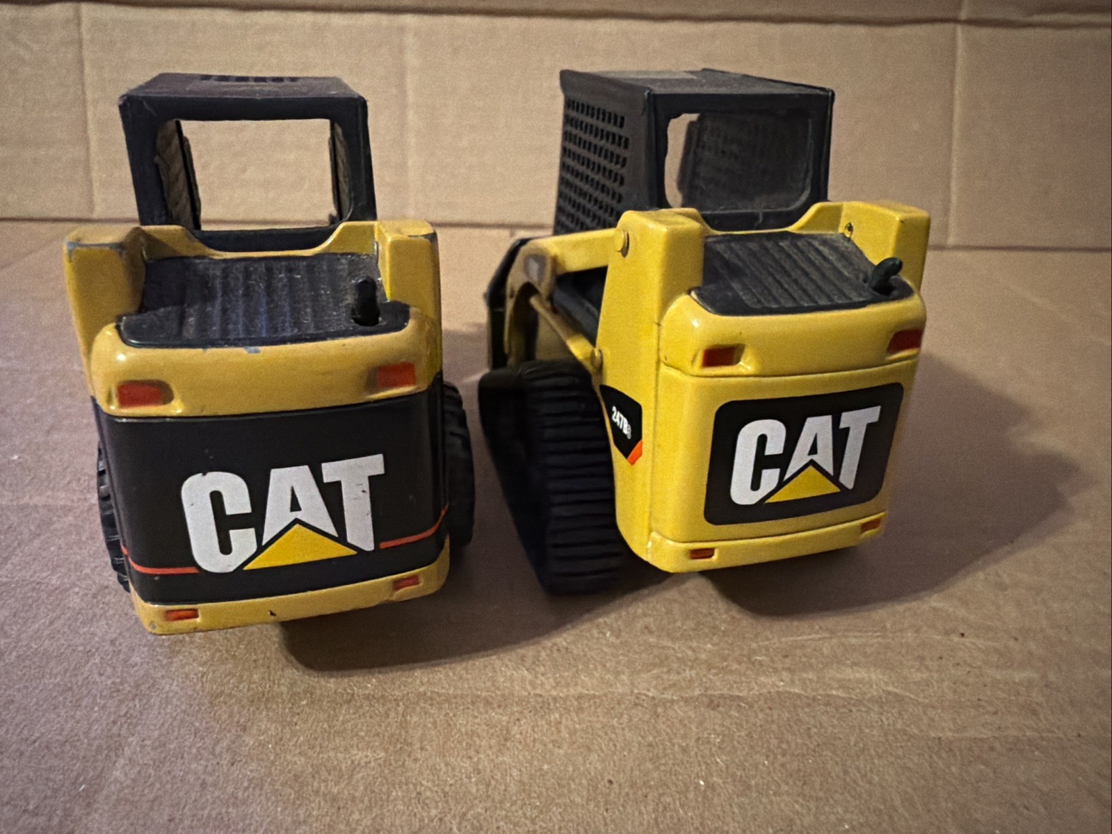 Norscot Caterpillar CAT 247 Multi Terrain Loader & Cat 226 Skid steer Lot Of 2