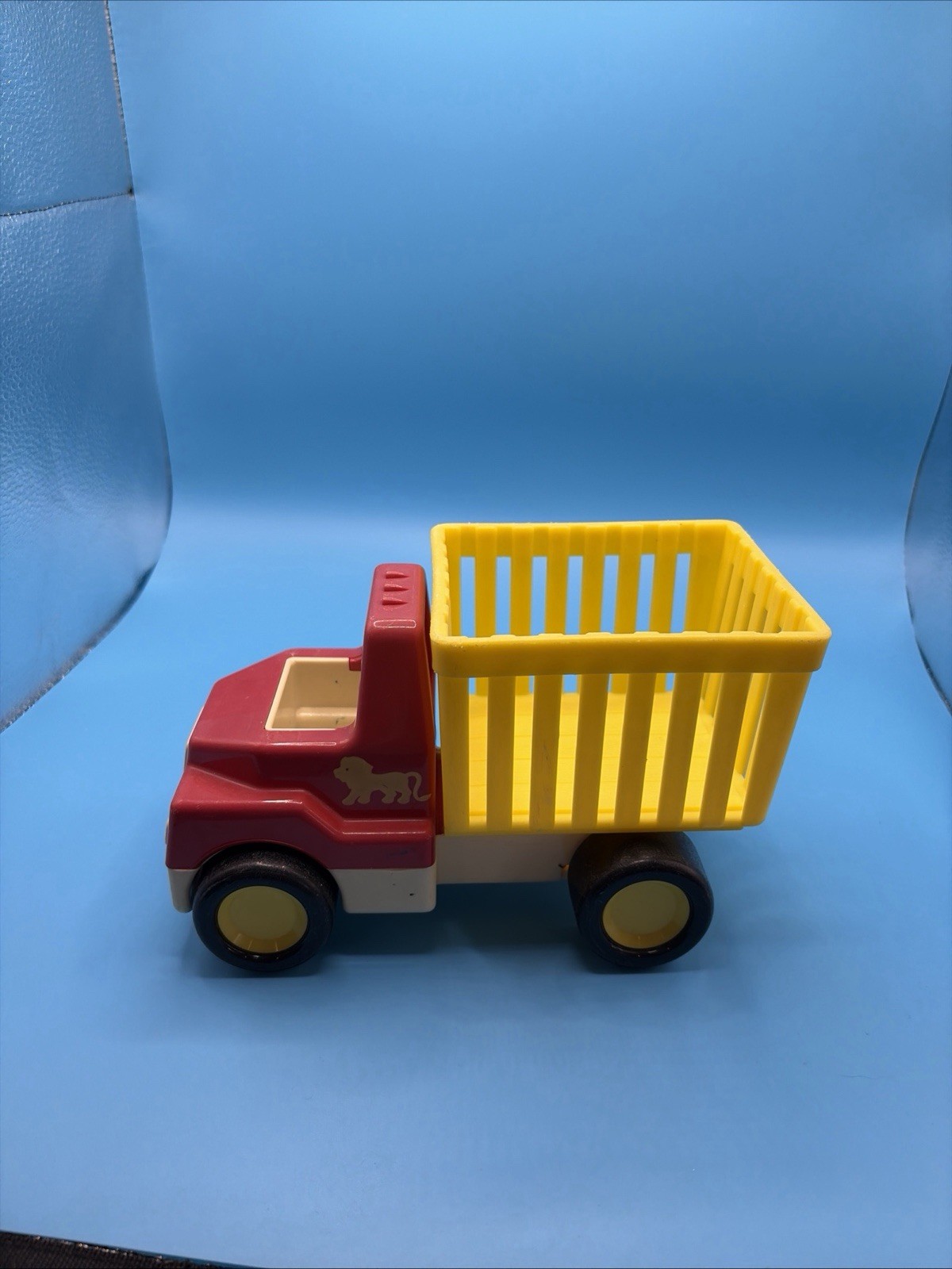 Vintage Tonka Plastic Red Yellow Circus Lion Truck Toy 7” Dump Cage Truck