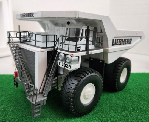 Conrad 2727 LIEBHERR T282B Mining Truck “400” – White 1/50 Diecast Brand-new MIB