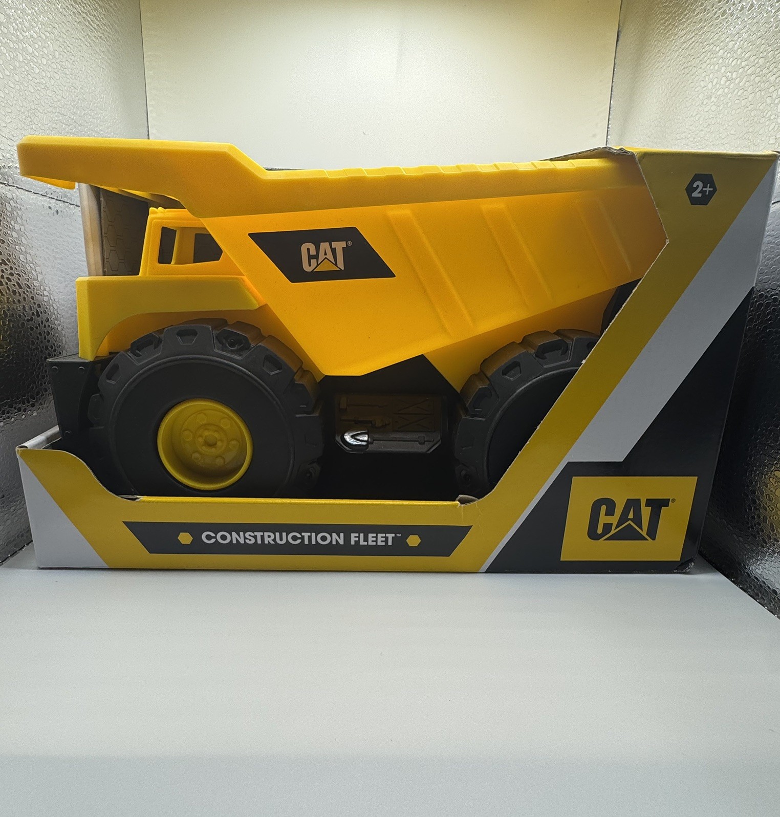 CAT Construction Crew Dump Truck Caterpillar Tough Tracks Indoor Outdoor Toy