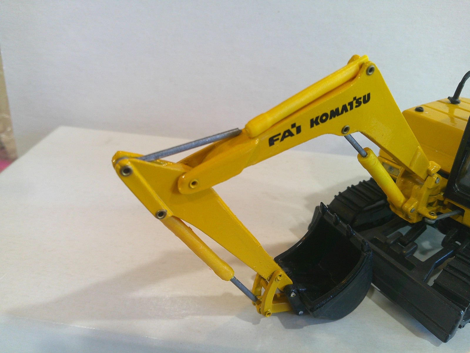 Old Cars FAJ Komatsu PC95 Track Type Backhoe & Blade 1/35 Scale Yellow Good++