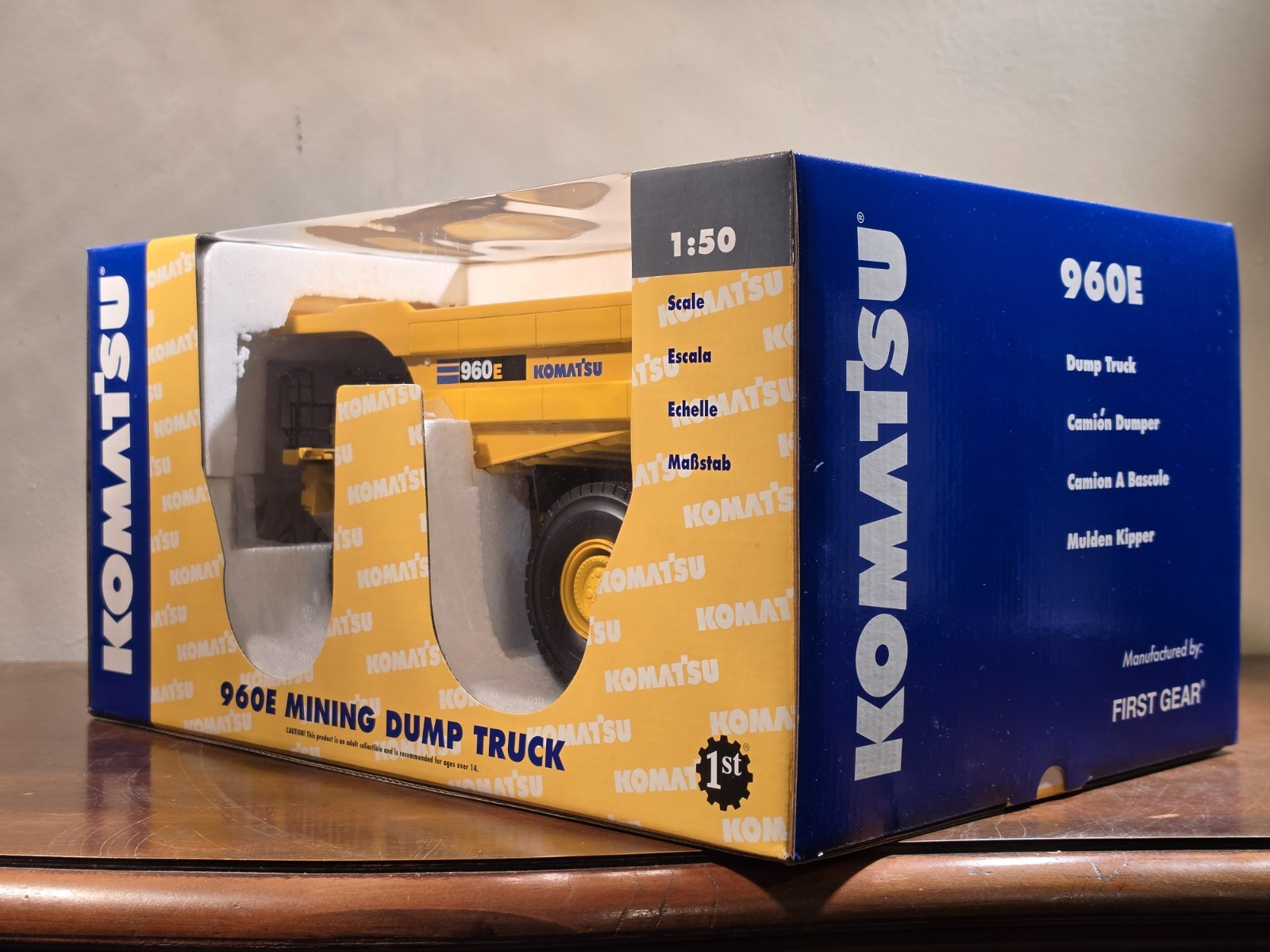 NEW MINT IN BOX! First Gear Komatsu 960E Mining Dump Truck 1:50 Scale YELLOW