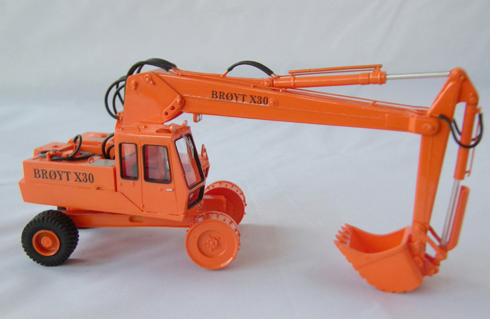 1/50 Excavator Broyt X30 wheels cab 2 – Ready Made Resin Model by Fankit Models