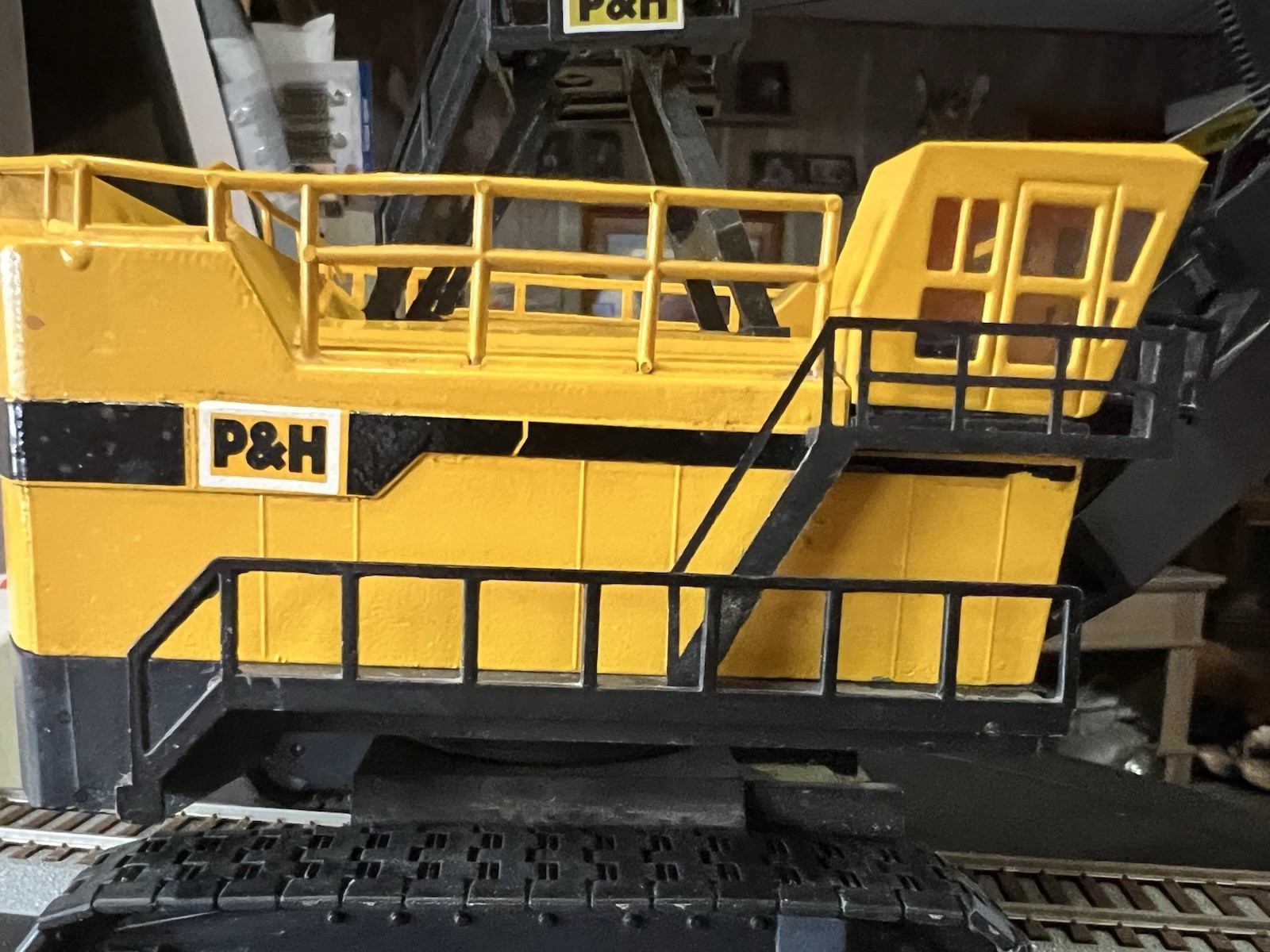 Conrad diecast #294, 1/87th scale P&H 2800 front shovel