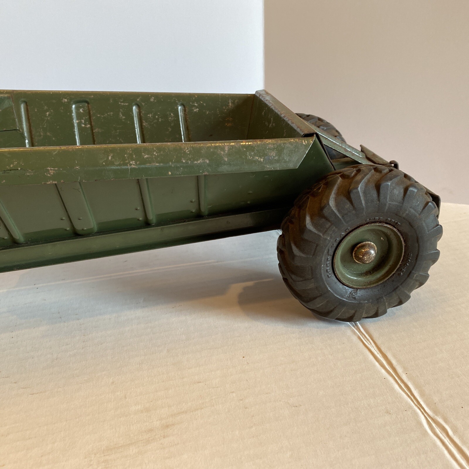 Doepke Euclid The Pioneer 1950’s Model Toy Bottom Dump Earth Mover Hauler