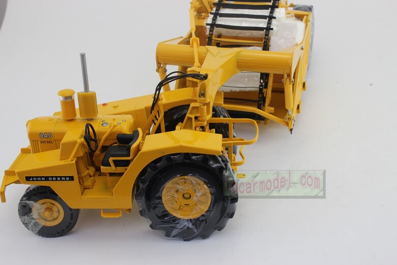 1/24 john deere 840 diesel 400 Elevating Scraper Diecast By Reuhl Special price!