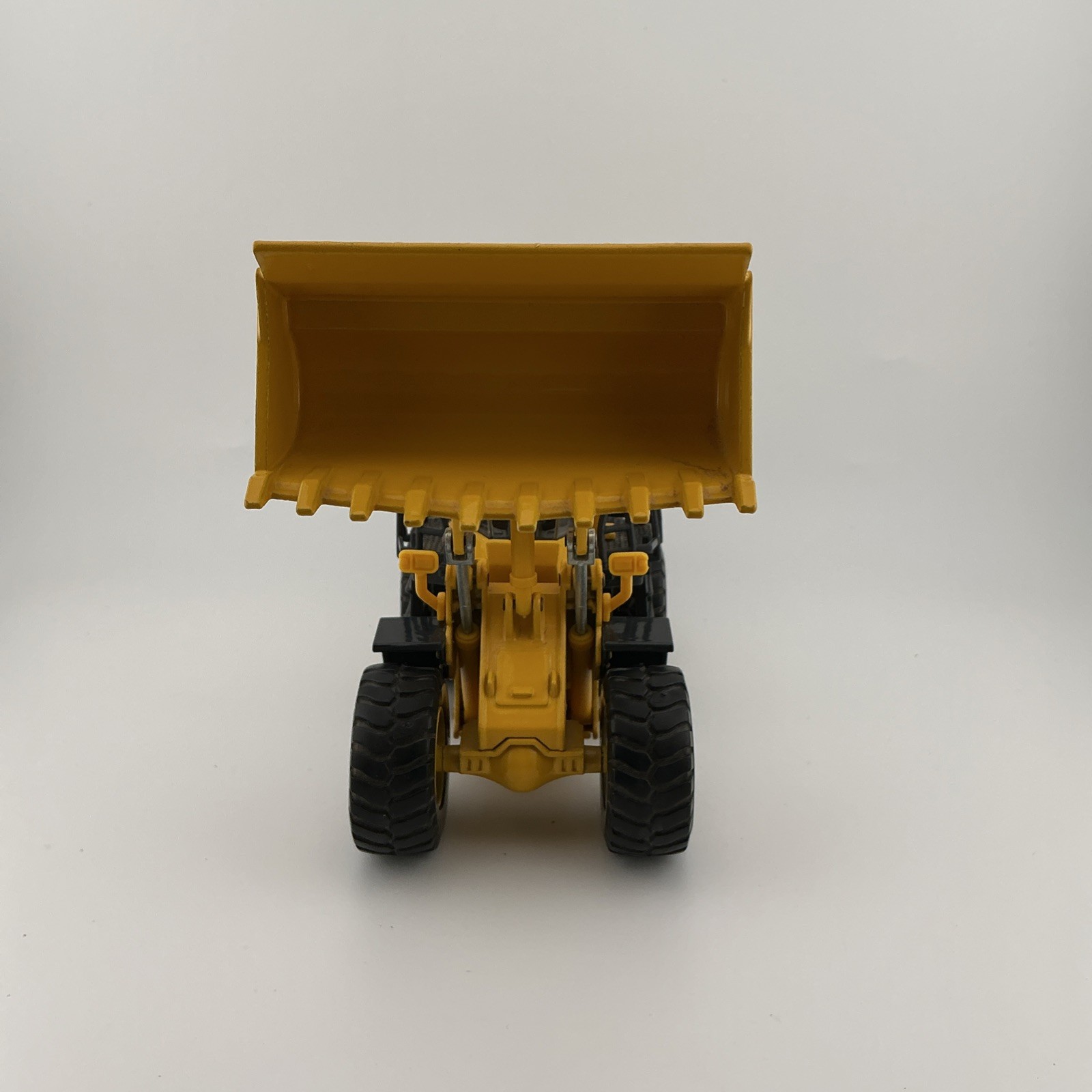 JOAL Komatsu WA600 1:50 Scale Diecast Wheel Loader Articulated Model w/ Bucket